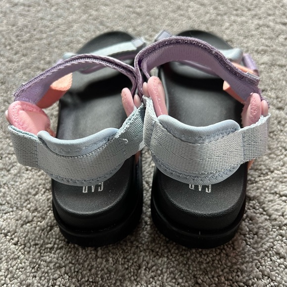 Gap sport sandals size 1-2 - Picture 10 of 11